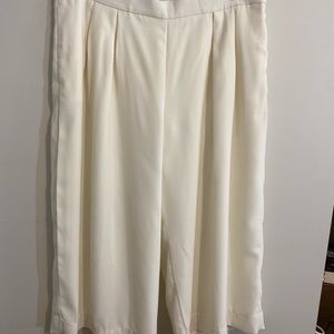 Banana Republic Off-White wide leg capris pants